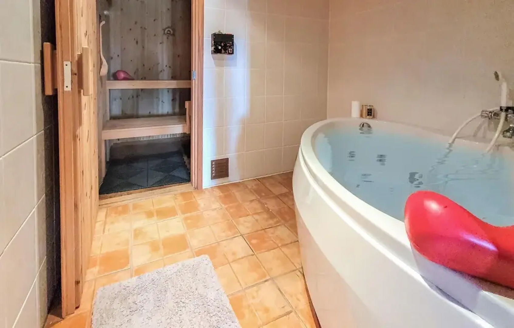 Nice Home in Lammhult With Jacuzzi, Wifi and 4 Bedrooms