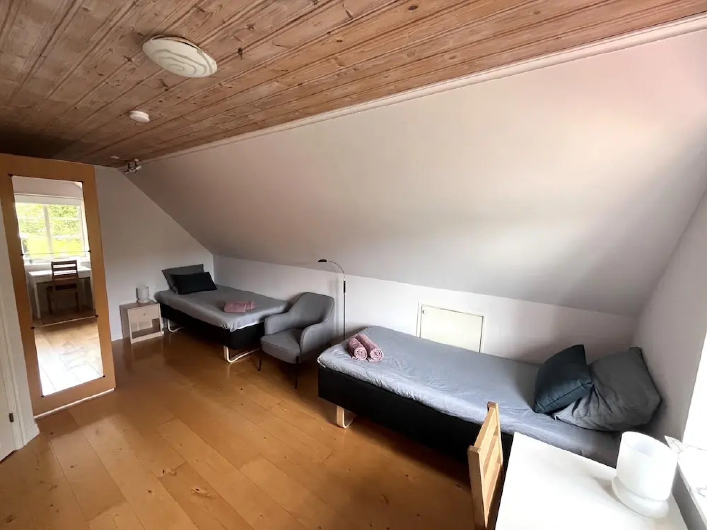 Johnnys Bed & Breakfast