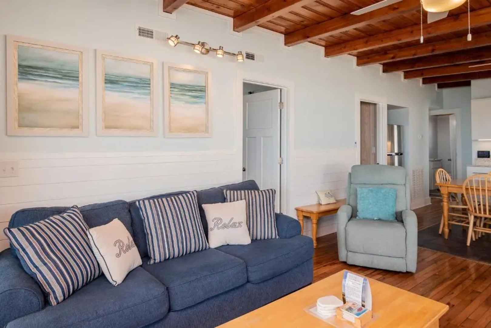 Chill'ax Inn by Oak Island Accommodations