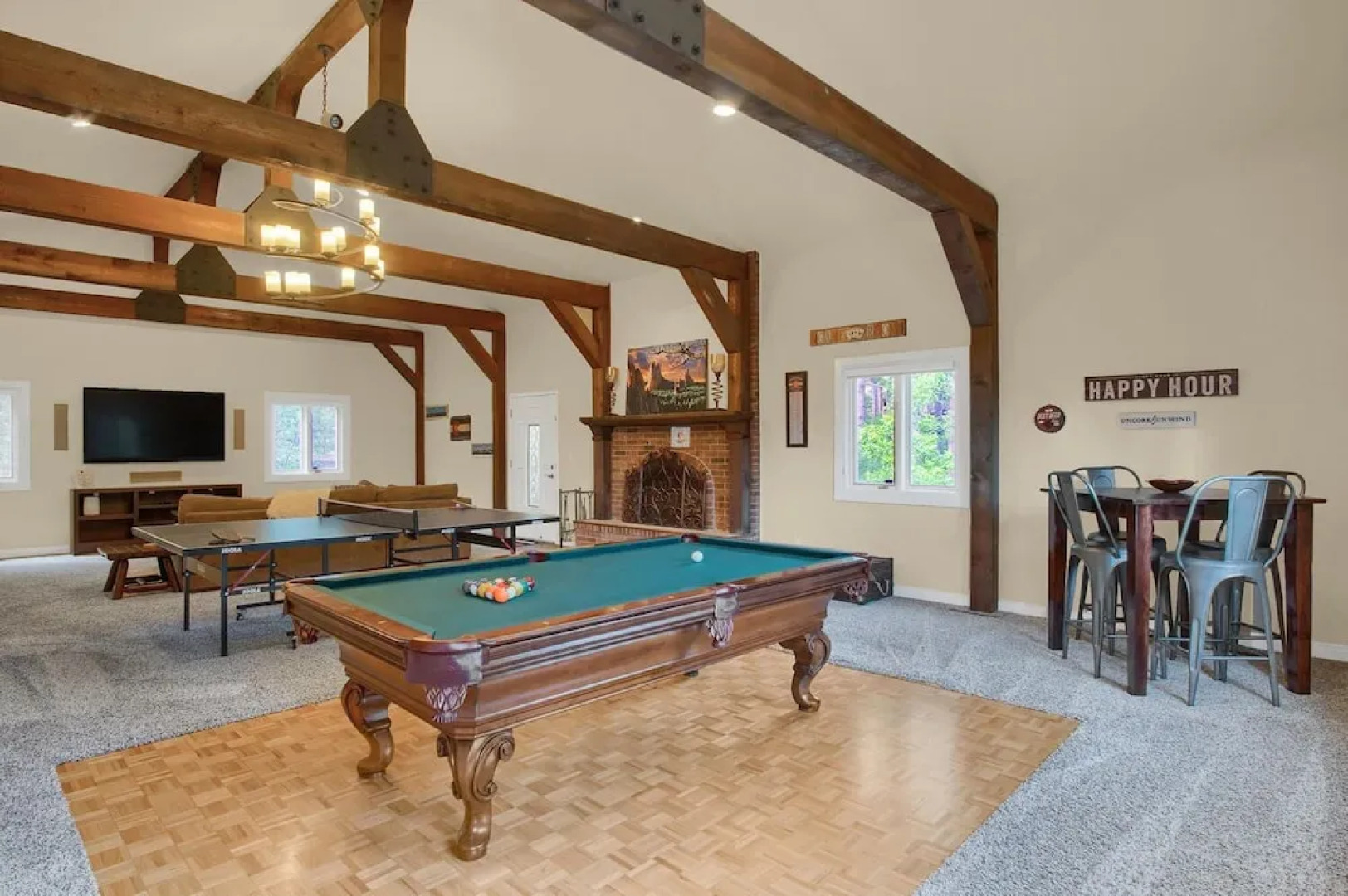 5BR Poe Manor Entertain,hot Tub+has Everything!