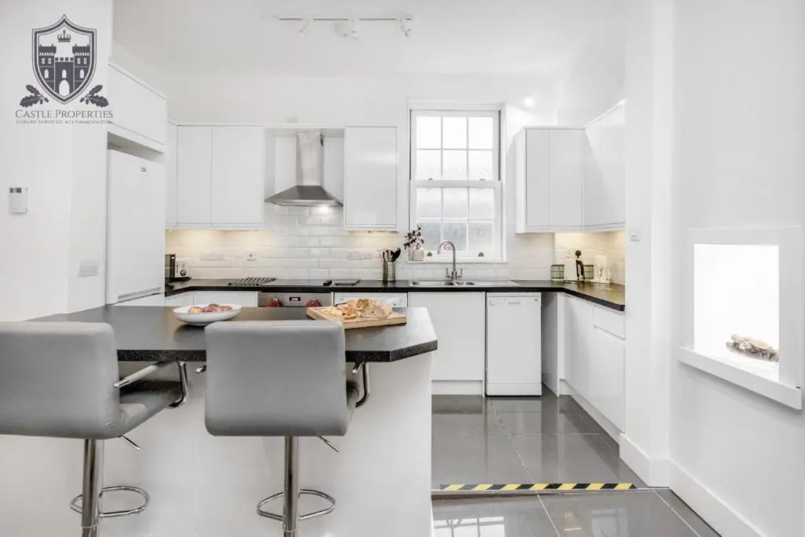 Castle Properties: The Sovereign 5 Bed Town House