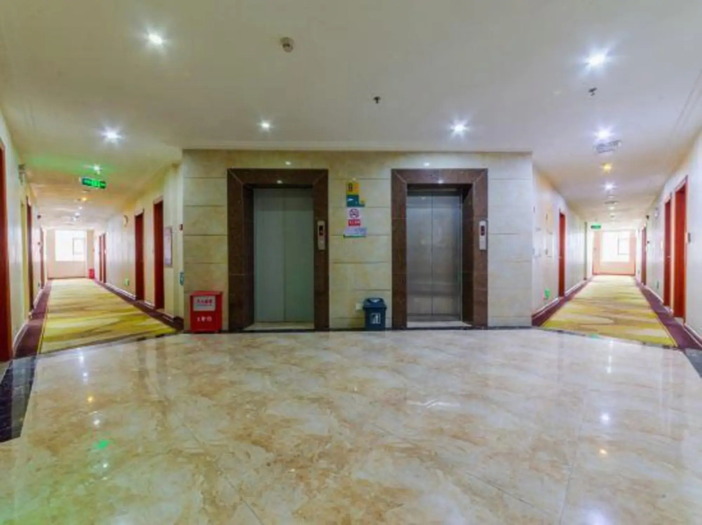 Harbor Holiday Hotel (Maoming High speed Railway Station Wenming Middle Road Branch)