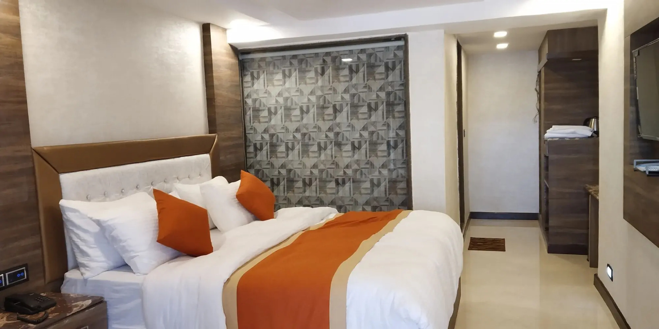 Kashiva Lake Residency