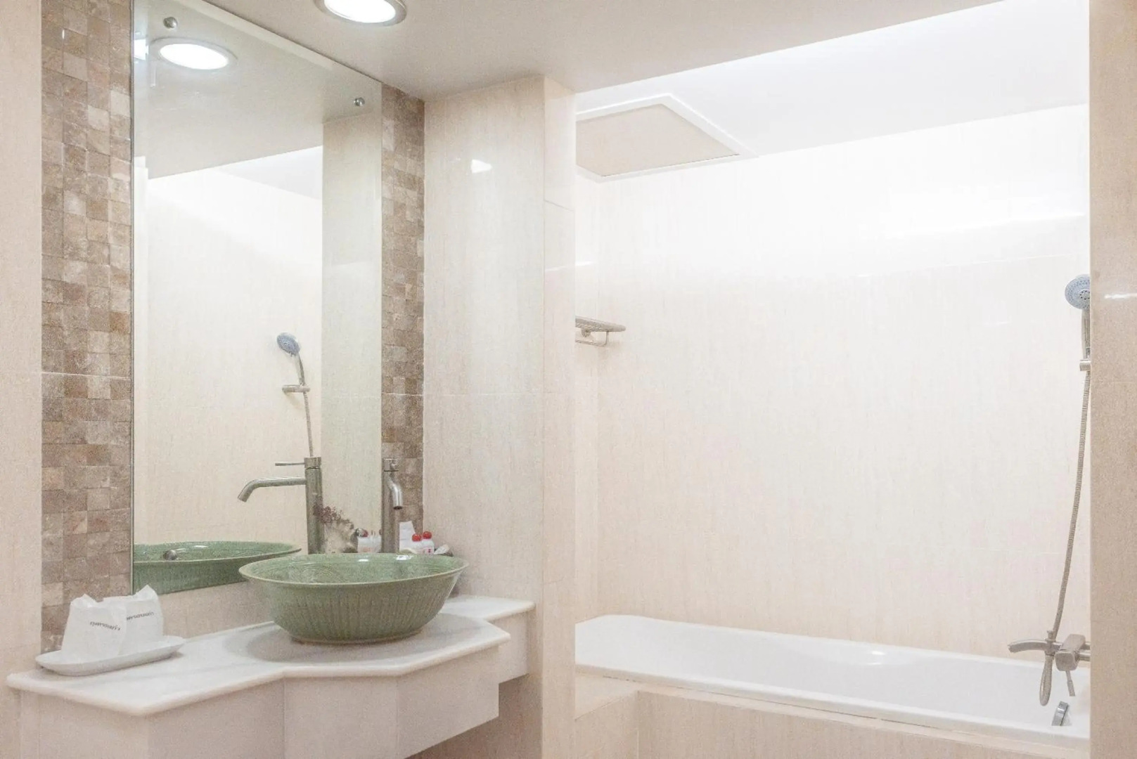 Nonthaburi Palace Hotel