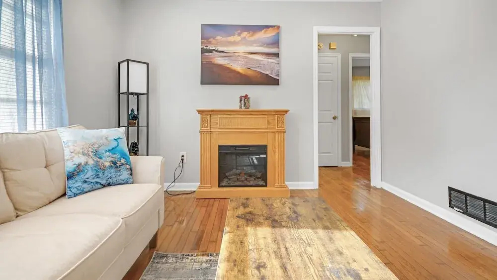 Spacious 3 Bedroom Home With Full Kitchen - Minutes From ATL Airport! 3 Home by Redawning