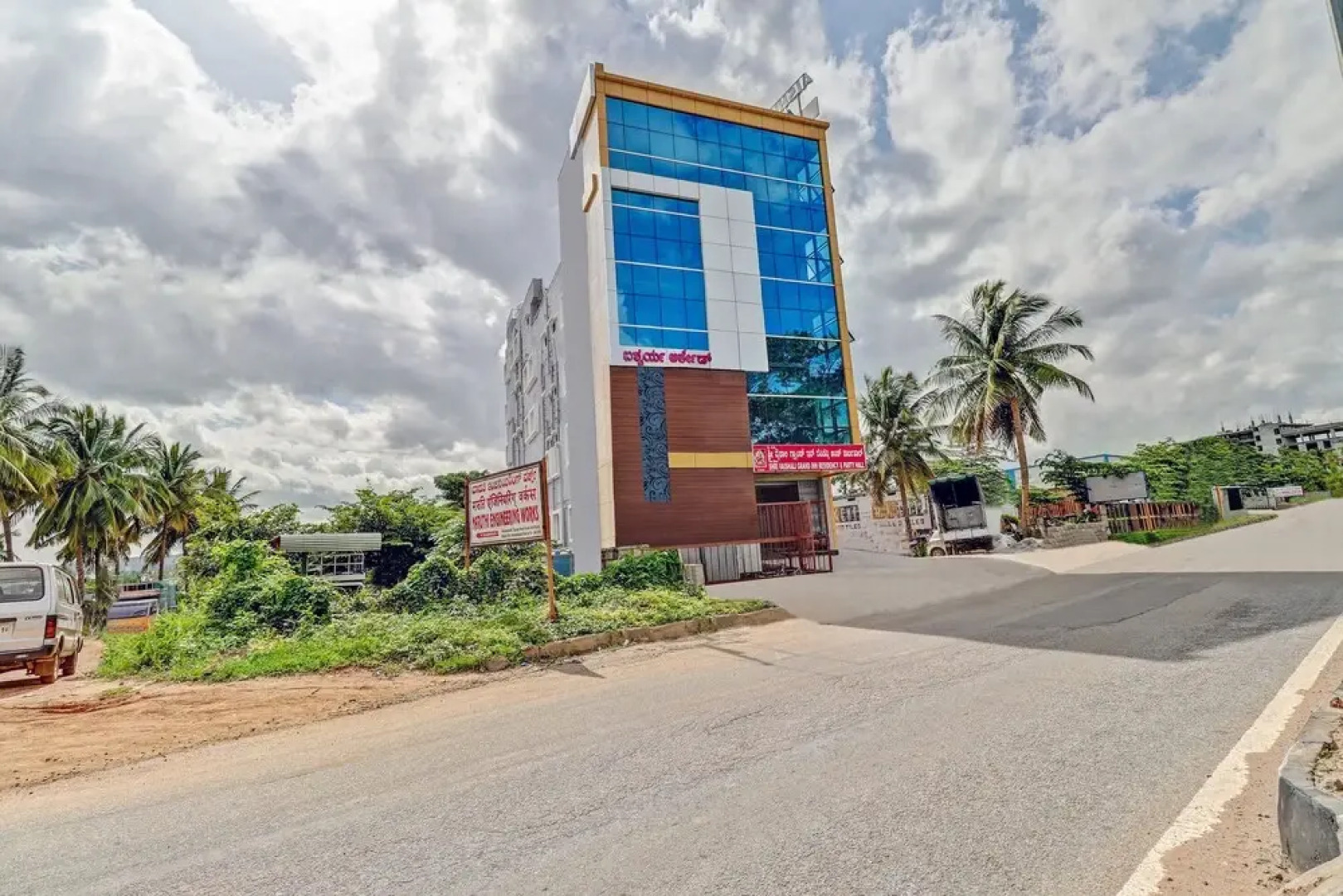 Oyo 48950 Vaishali Residency