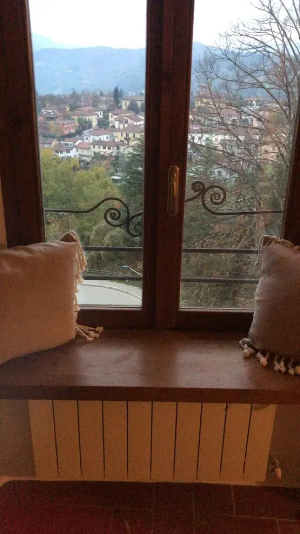 Stunning View, 2-bed Apt in Barga, Lucca,tuscany