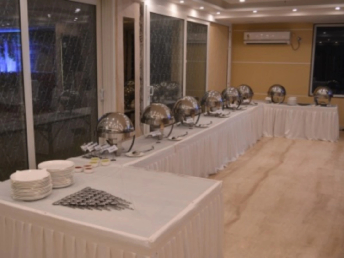 The City Grand Hotel