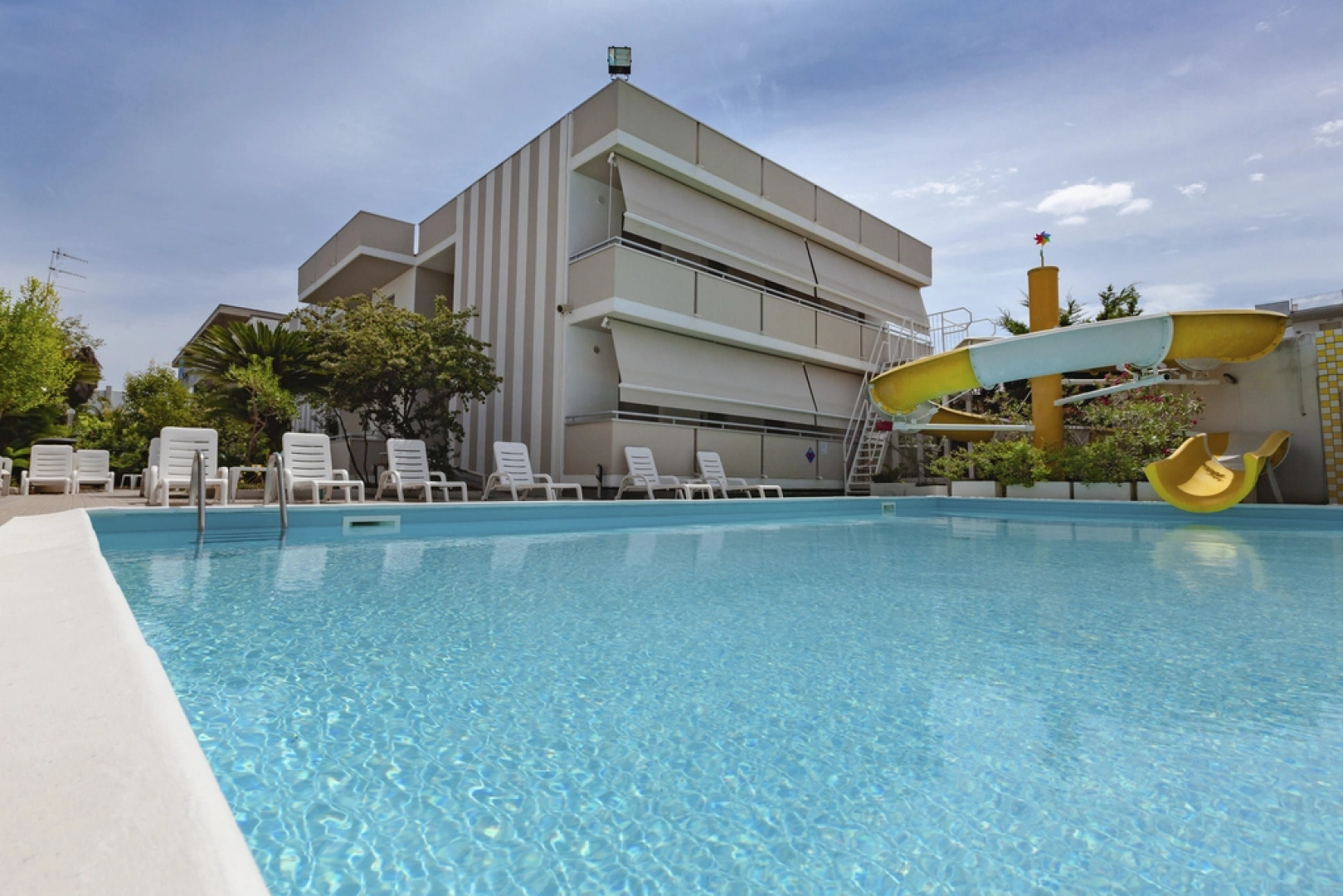 Alba Holiday Hotel & Residence