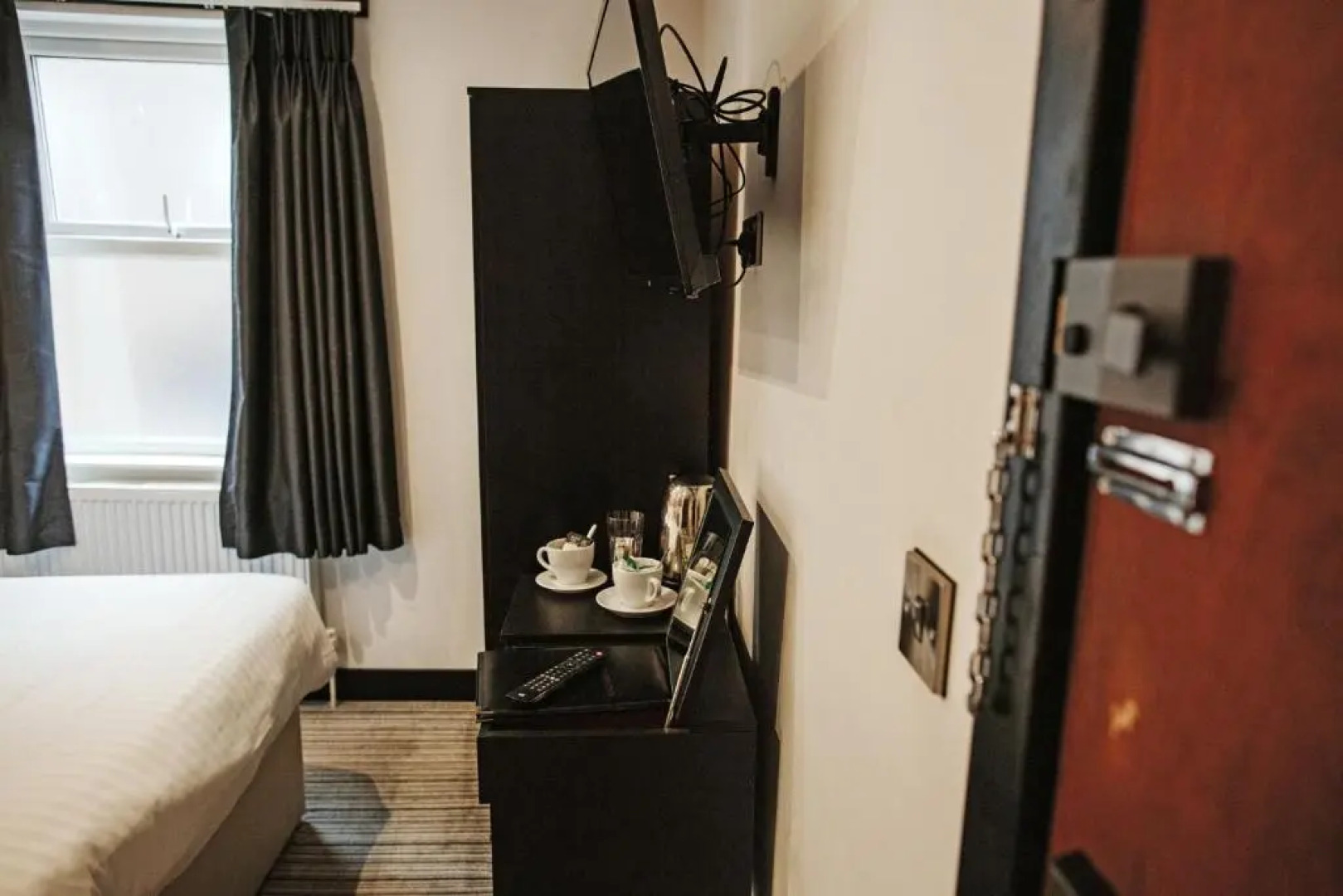 Sinclair's Bar, Lounge & Rooms