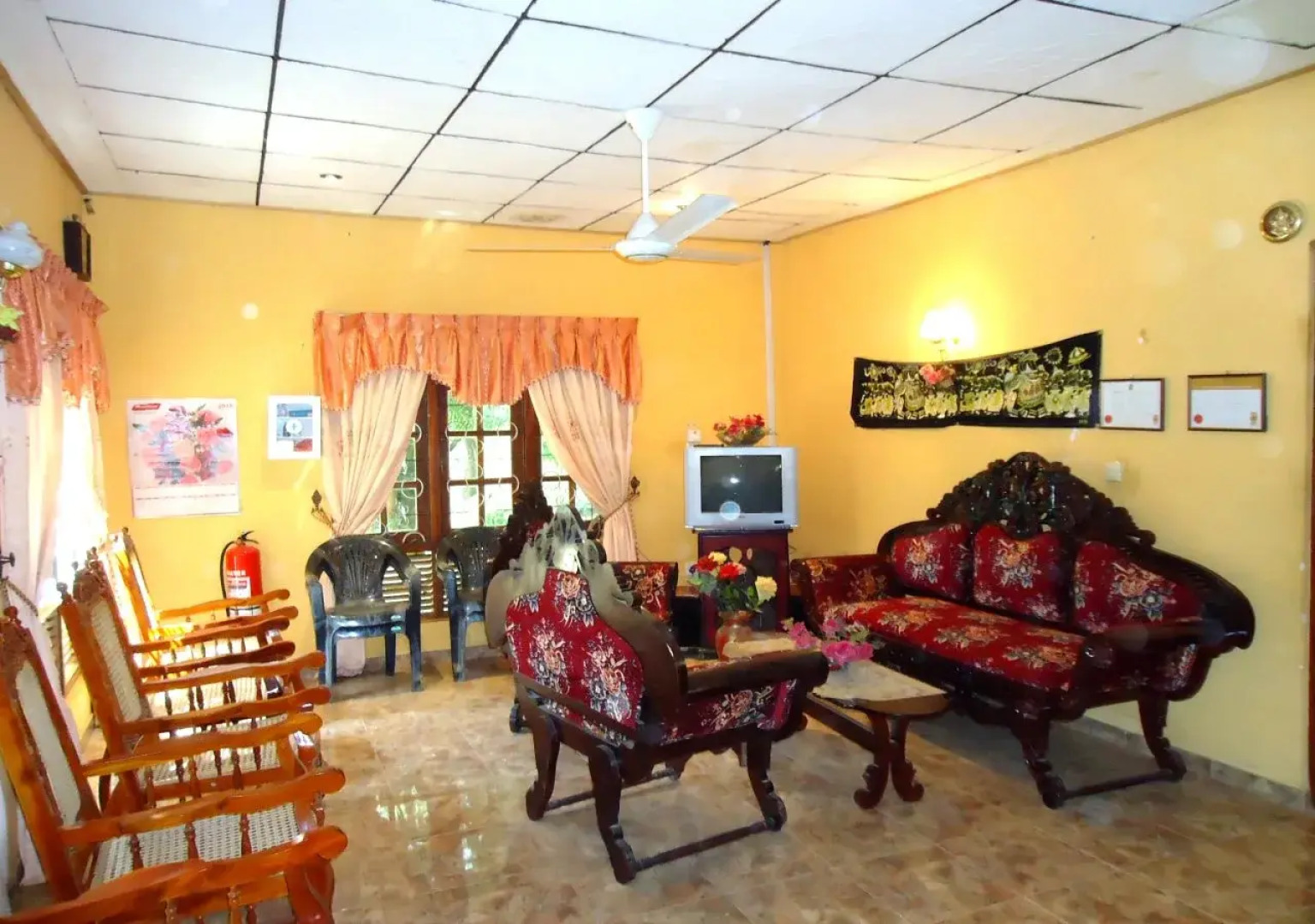 Thirasara Holiday Inn