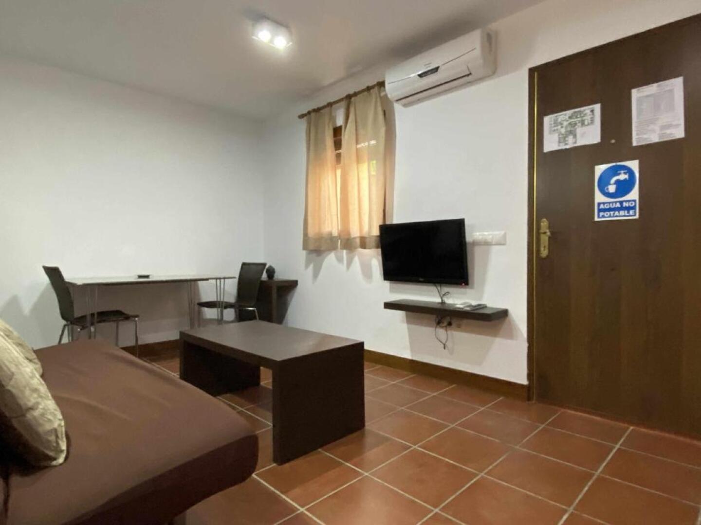 Apartamento para 4 personas con jardín privado y barbacoa cerca de la playa