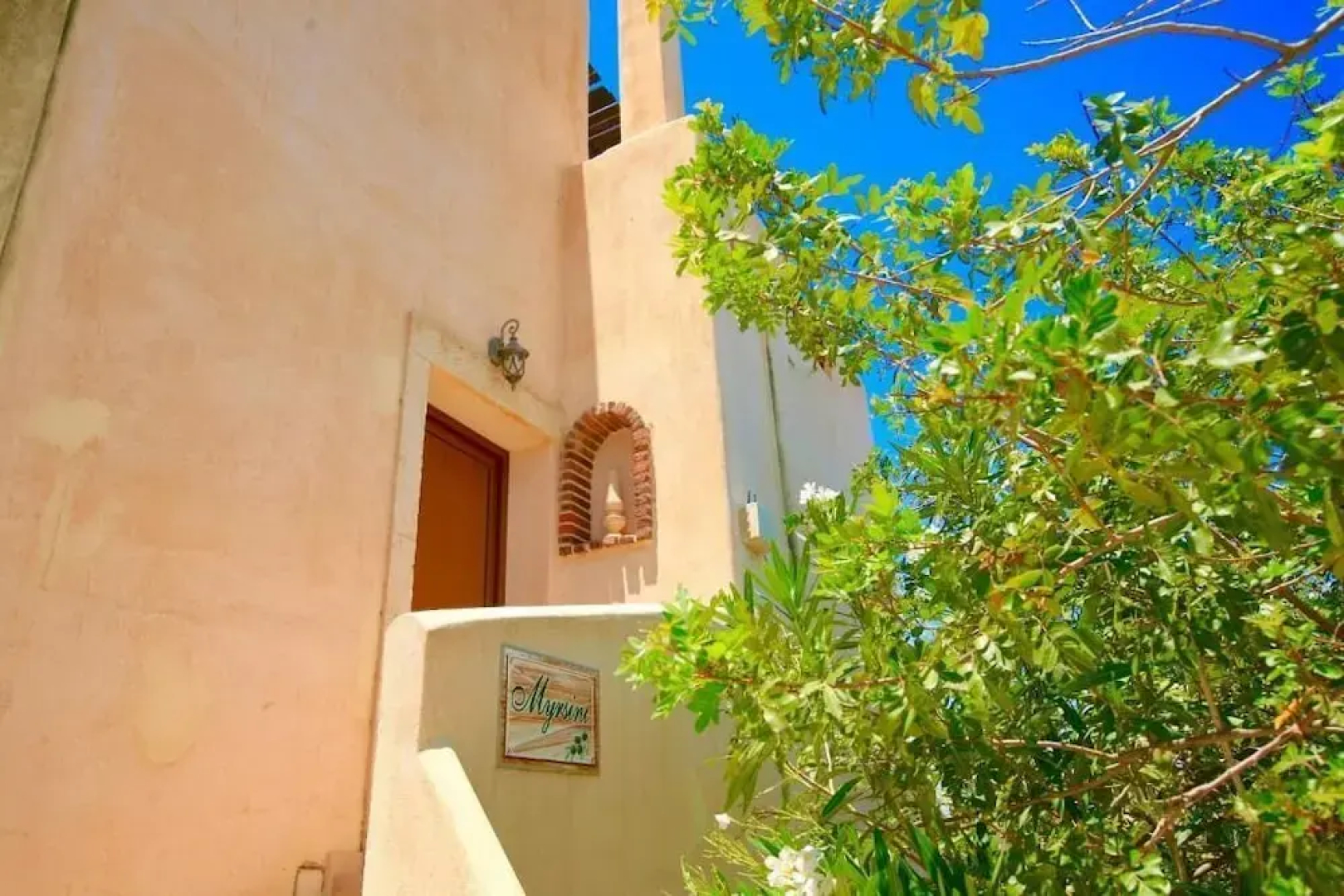 Myrsini Villa by LeaderStay