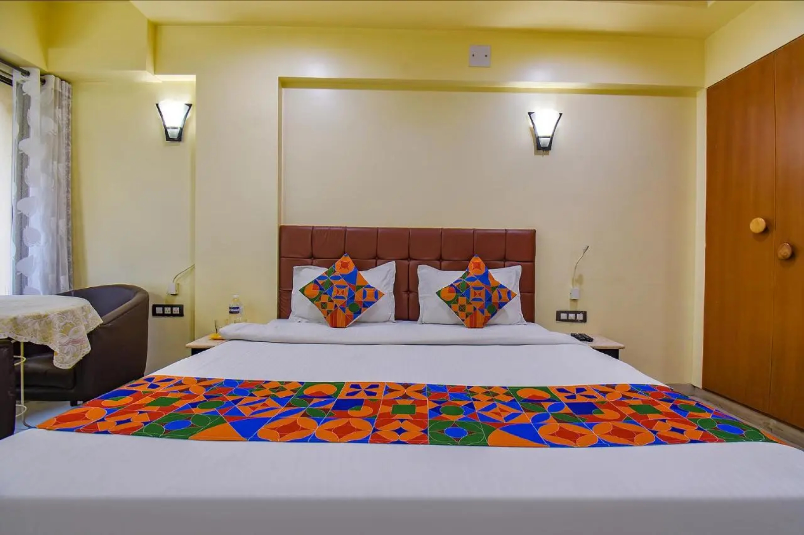 OYO 9721 Hotel SR Rooms