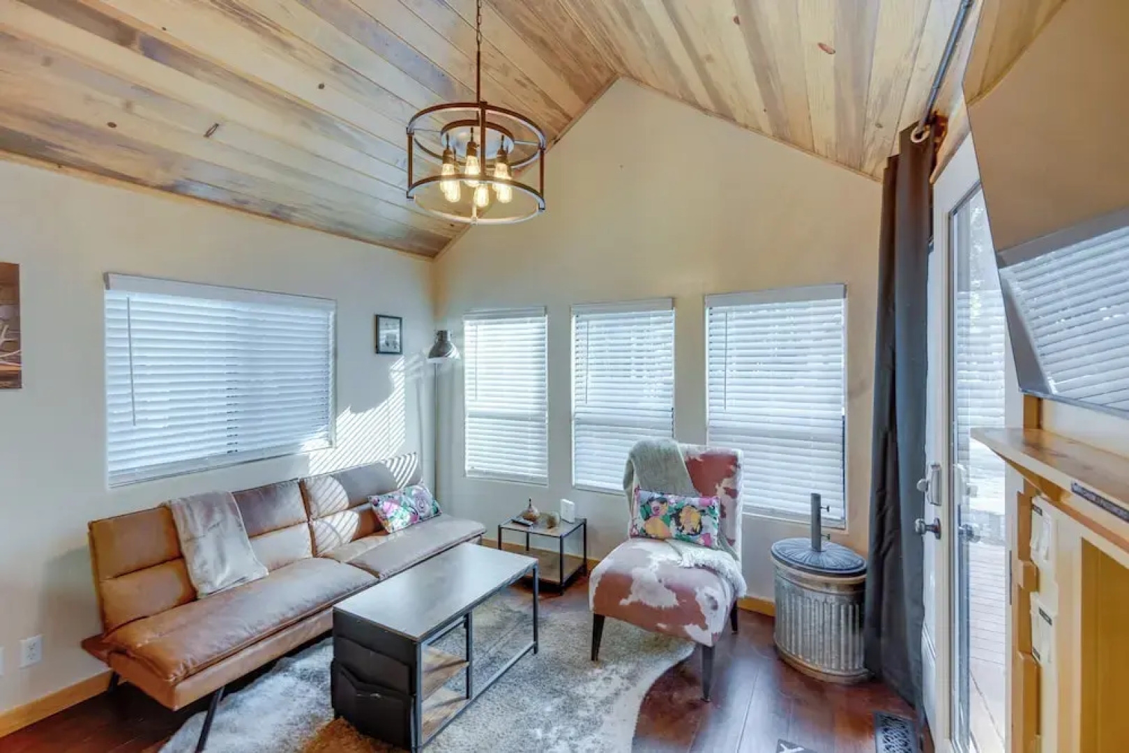 Cozy & Restful Cabin, Steps to Lake Almanor