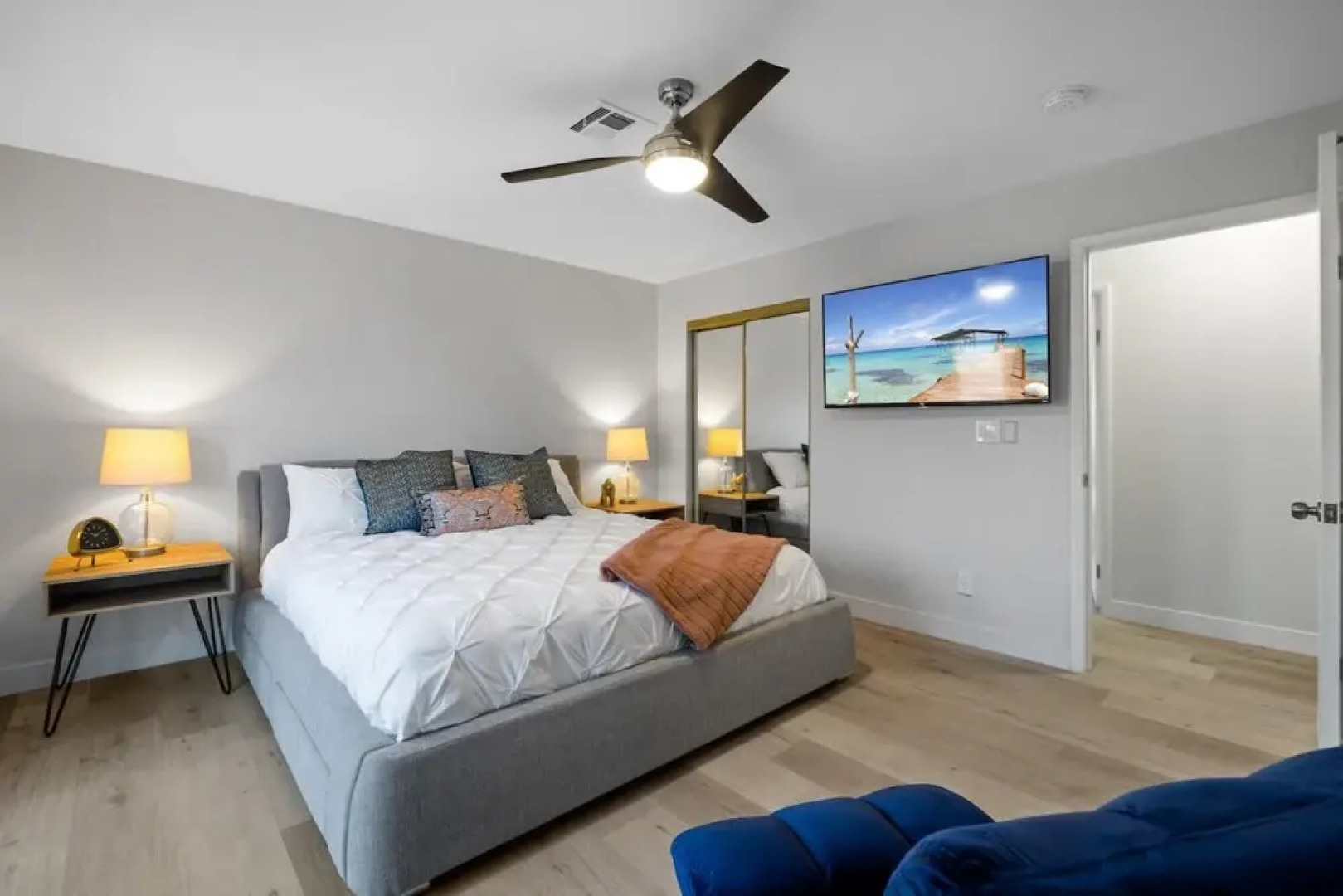 Saratoga A Bright Modern Pool Home in Vegas