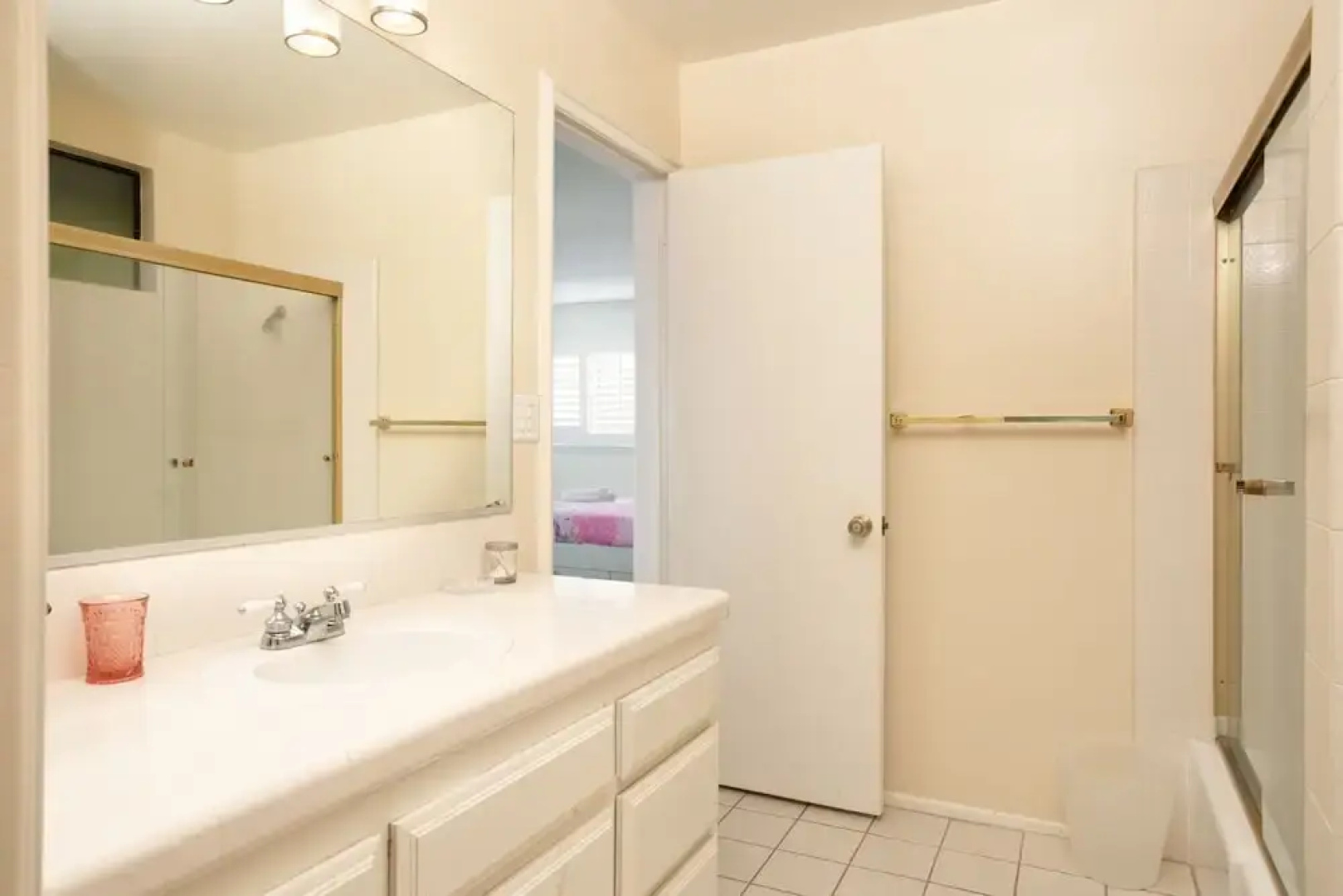 Sunny Pasadena Mansion, Sparkling Heated Pool & Projector Room!