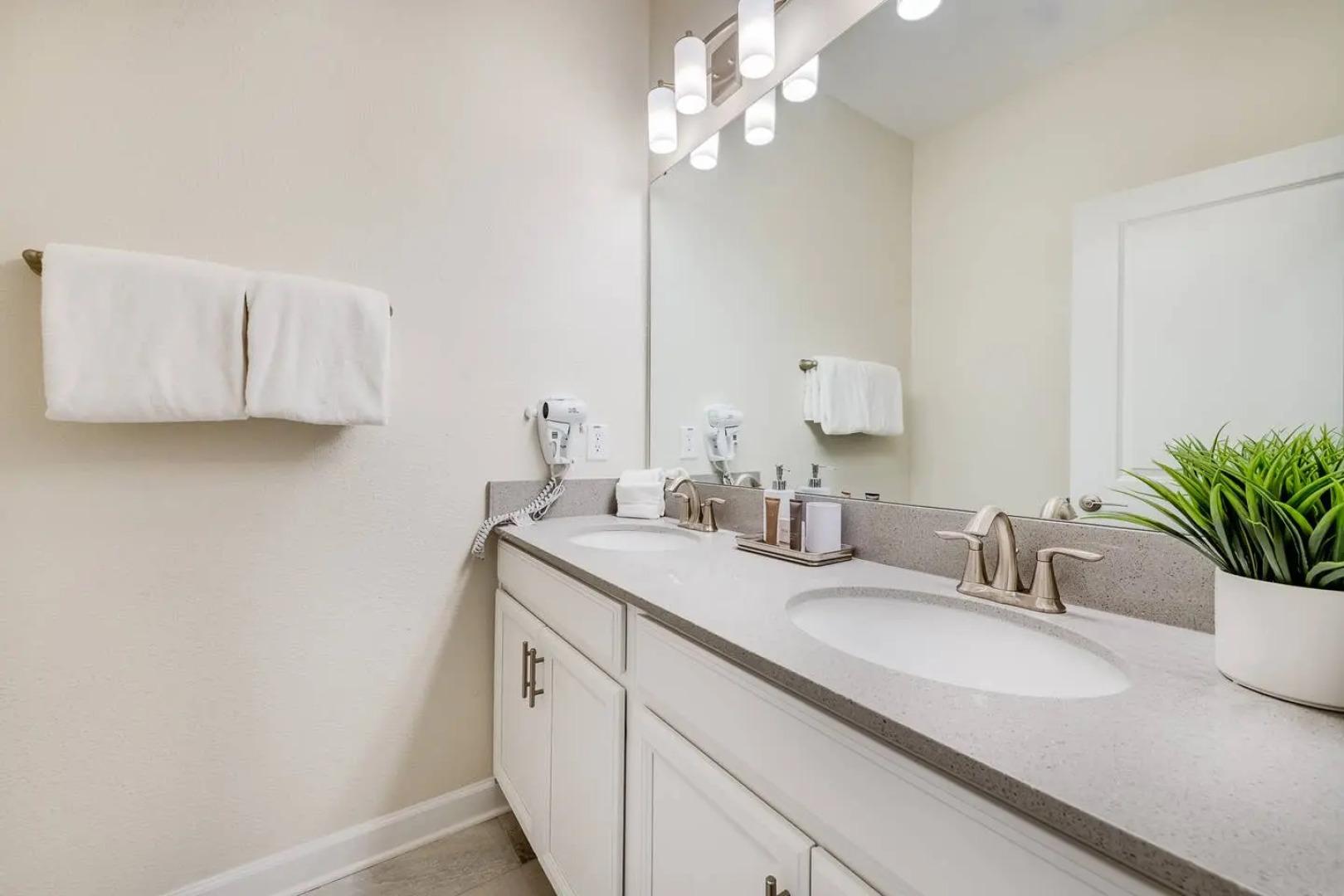 Elegant home with themed bedrooms near Disney