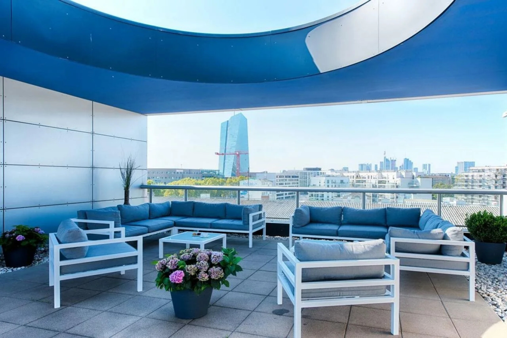 Plaza Hotel & Living Frankfurt