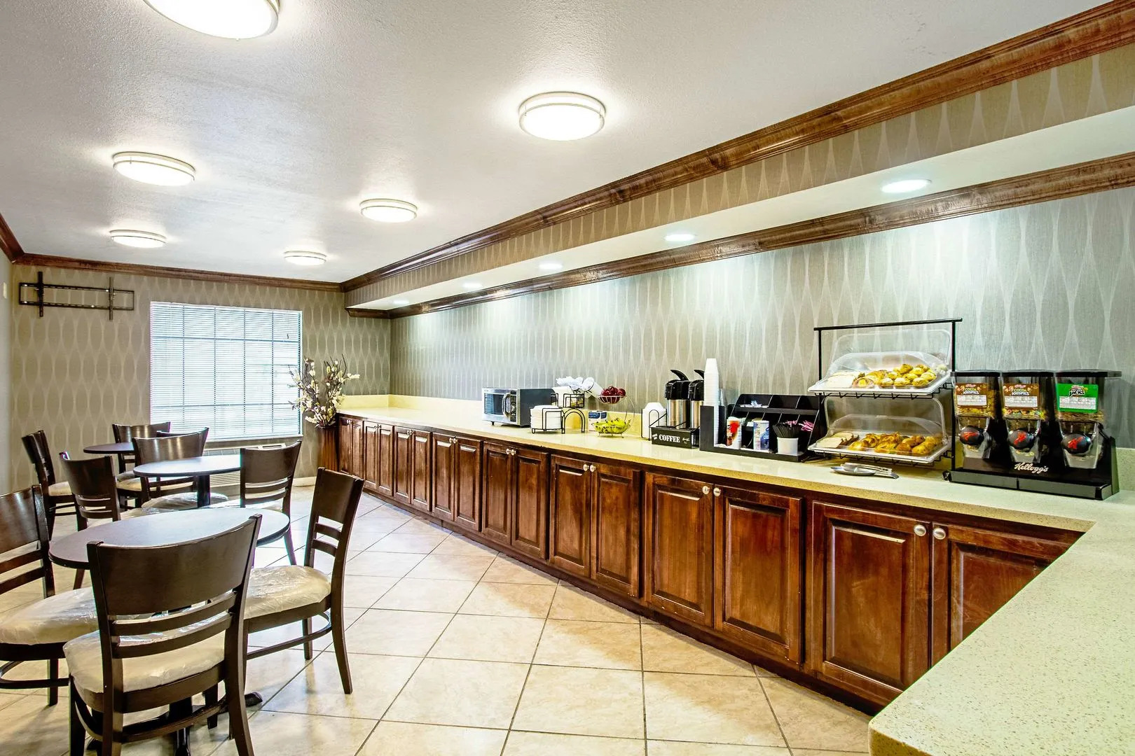 Super 8 by Wyndham Jackson MS Near the Fairgrounds