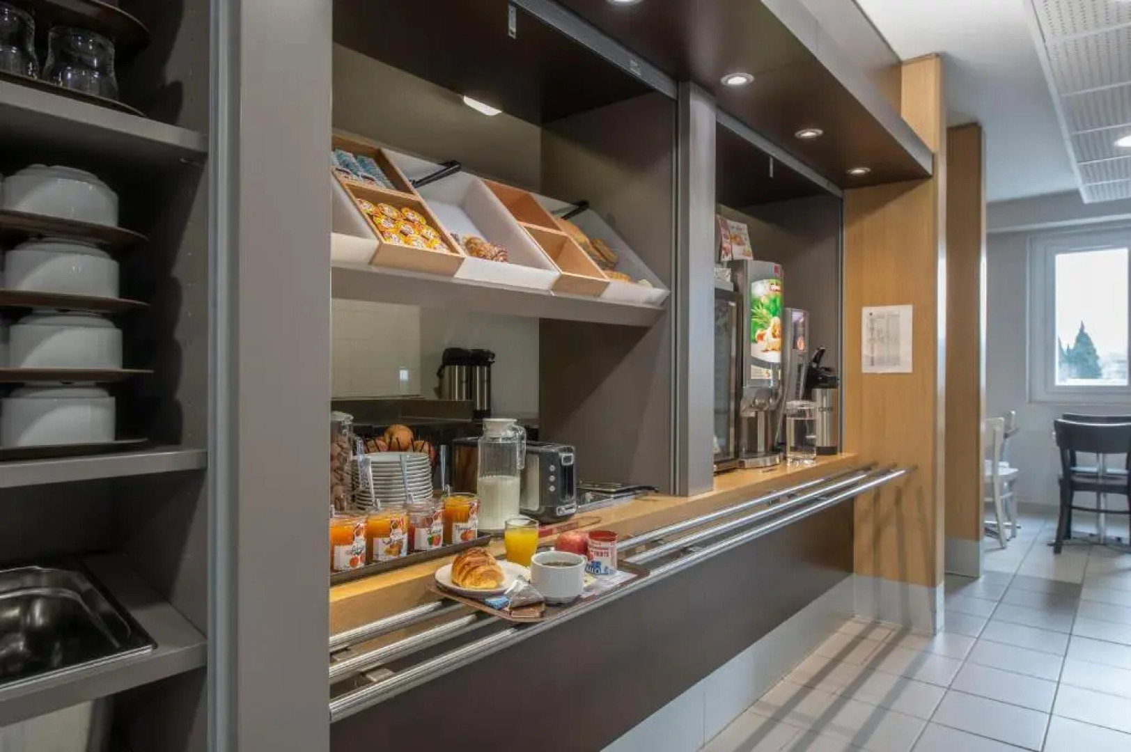 B&B Hotel ORANGE - Echangeur A7 A9