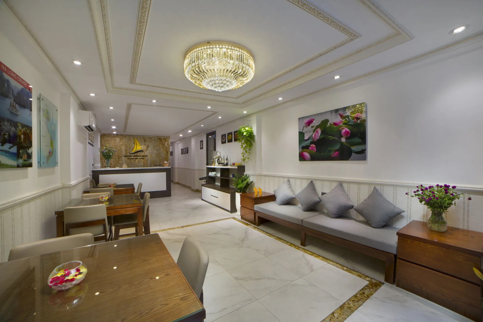 Galliot Central Hotel