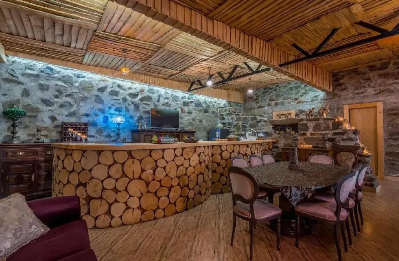 Svaneti, Hotel Ushguli