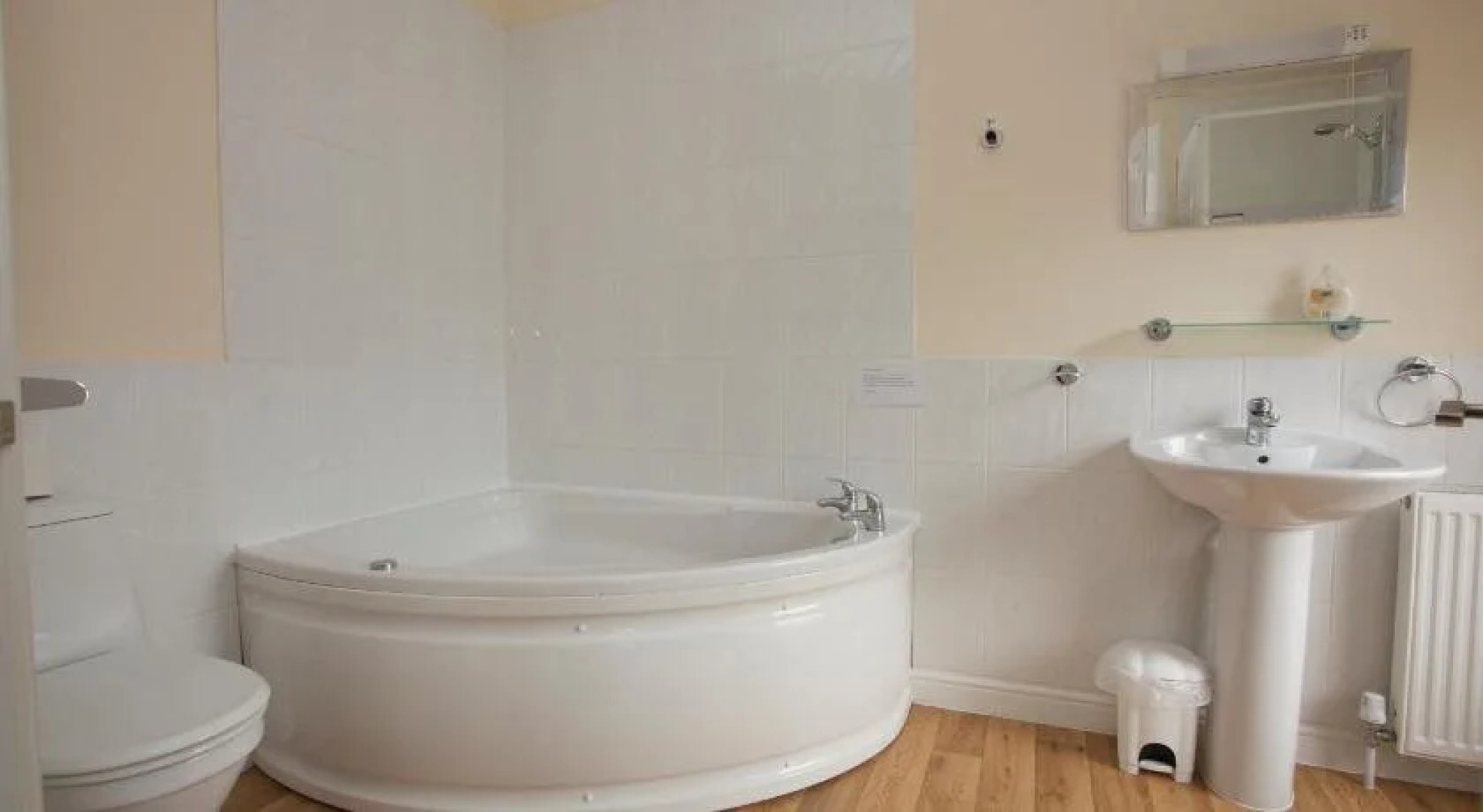 All Seasons Lodge Hotel