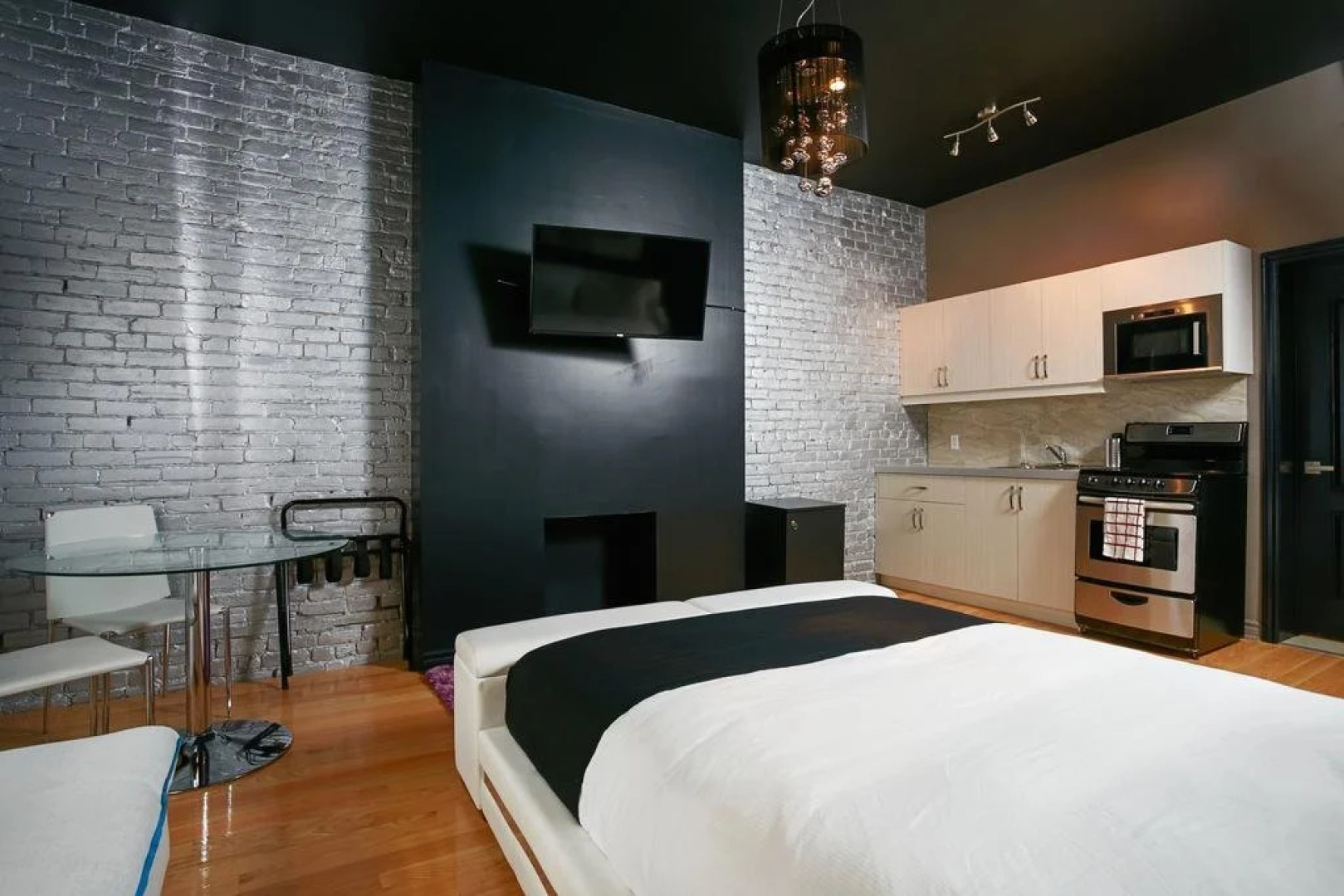 LikeAHotel Le Penfield Suites by Mc Gill