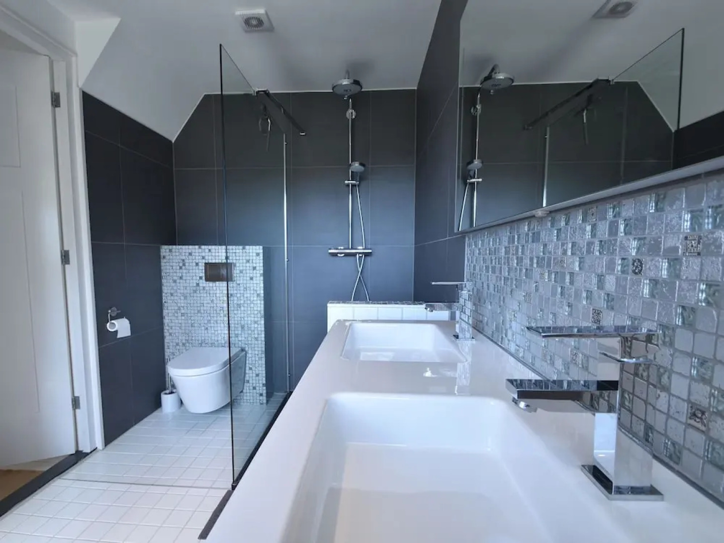 Pleasant Detached Holiday Home on Beautiful Beech Lane Near Centre of Schoorl