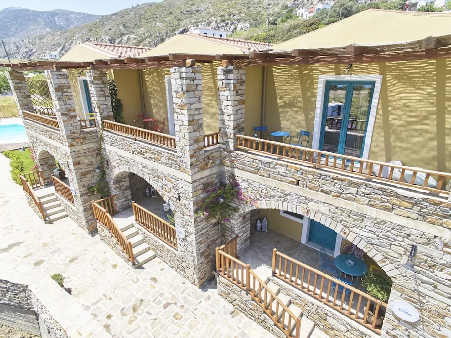 Anemoessa Luxury Villas