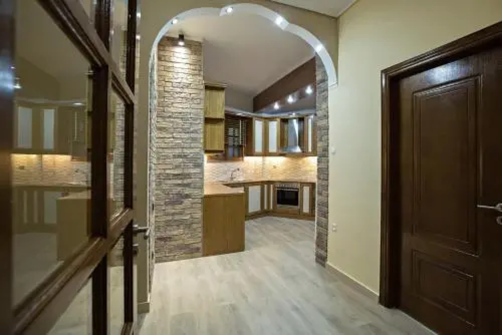 Paradise Apartment in Peiraiki