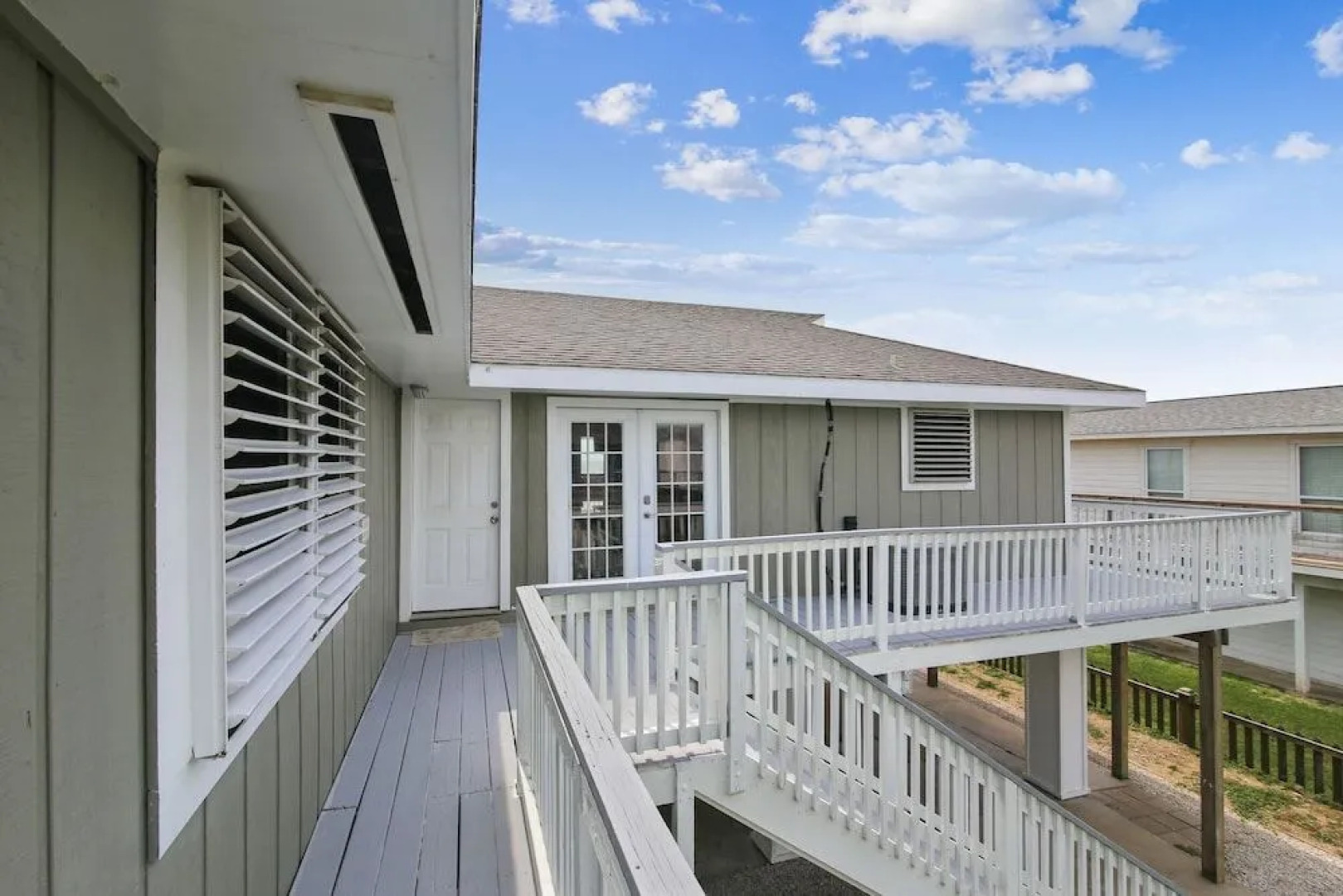 Betsy'S Beachfront Cottage