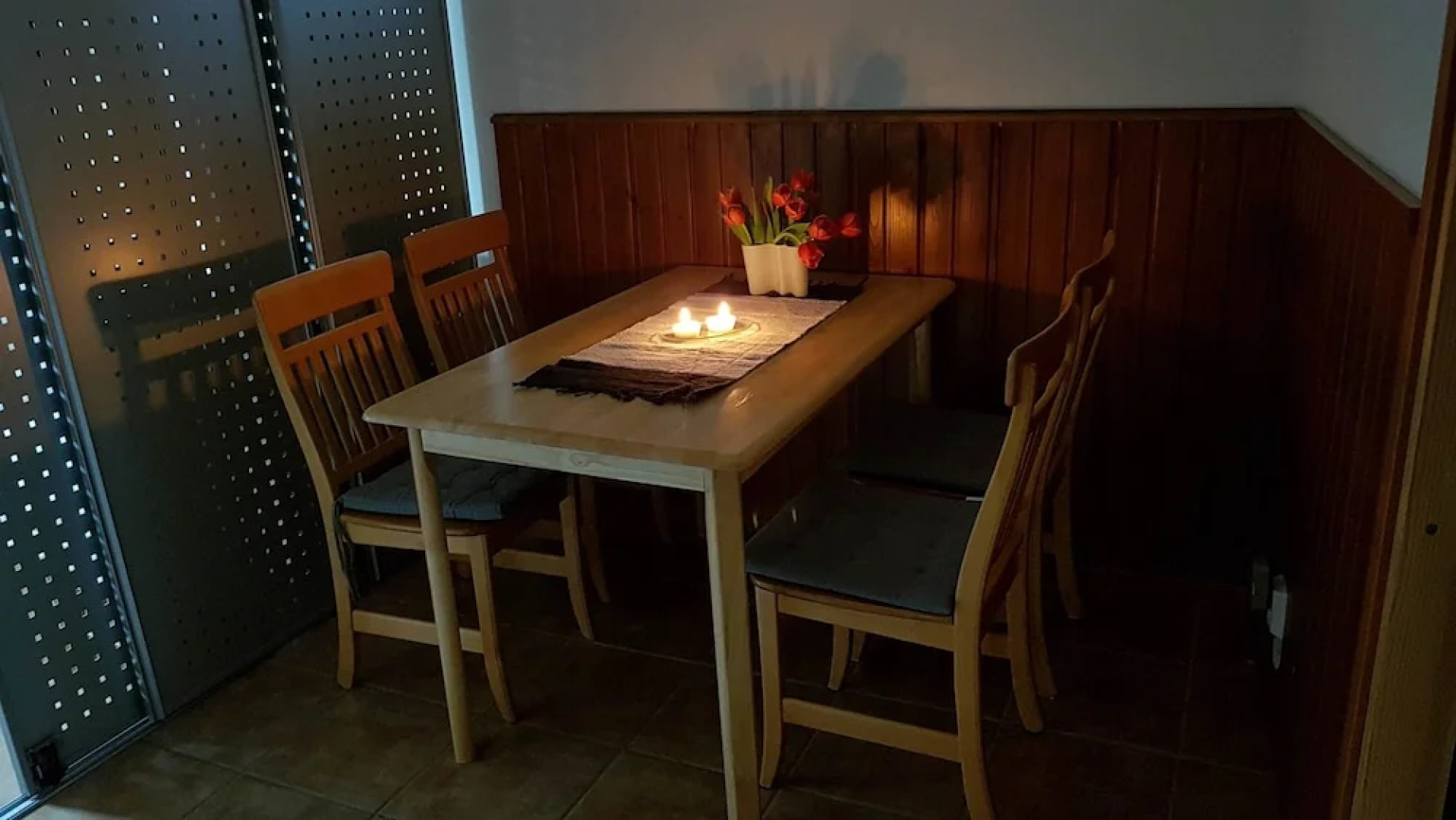 Tallitalo - Garage House