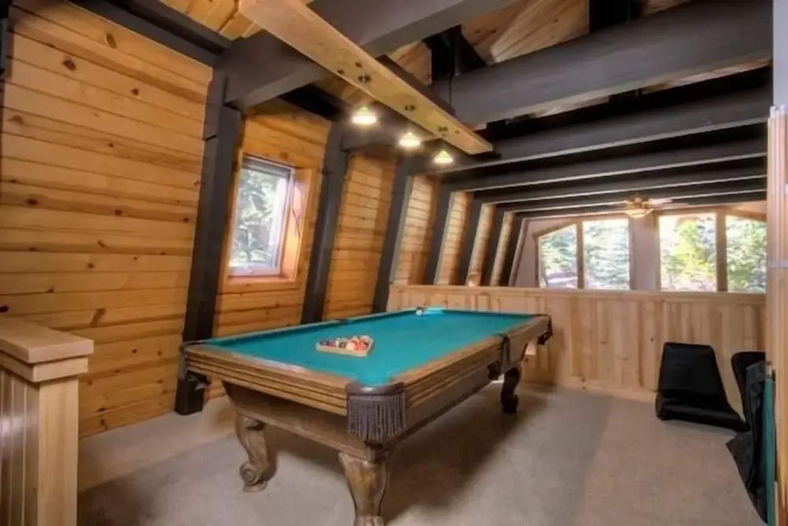 Pezzola Luxury Rental  3 Bedroom Home by RedAwning