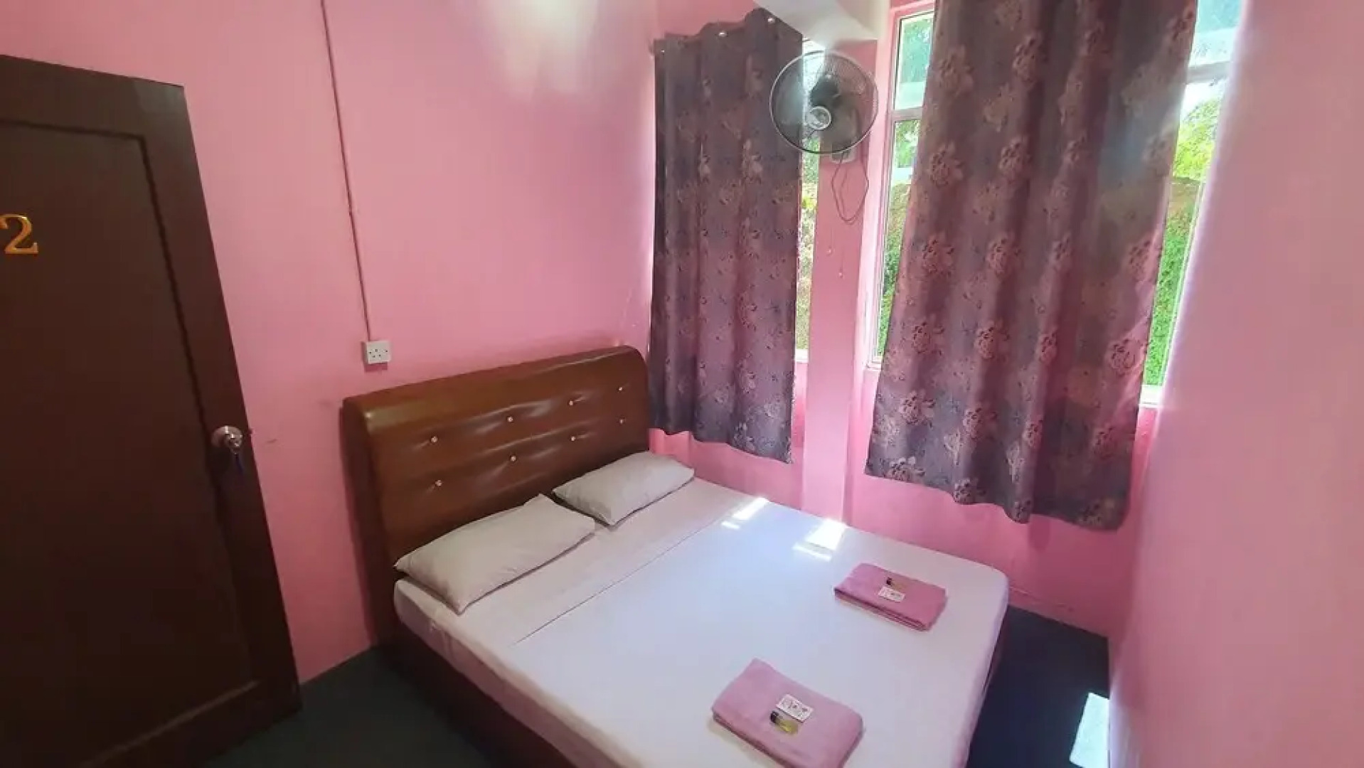 OYO 90798 Two Two Inn