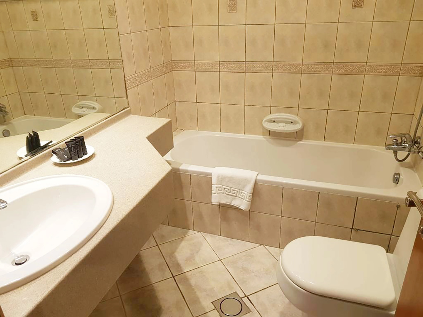 Апарт-отель Uptown Hotel Apartments Abu Dhabi