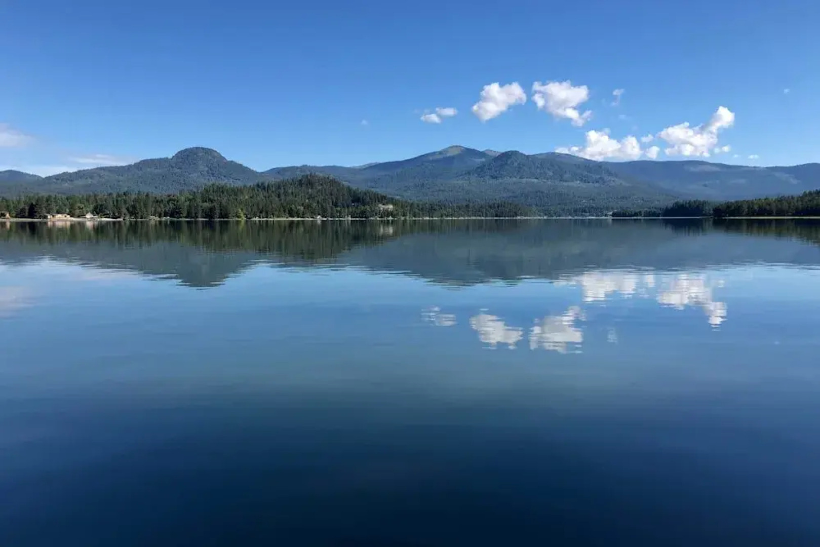 Expansive Group Lake House w/ Private Hot Tub!