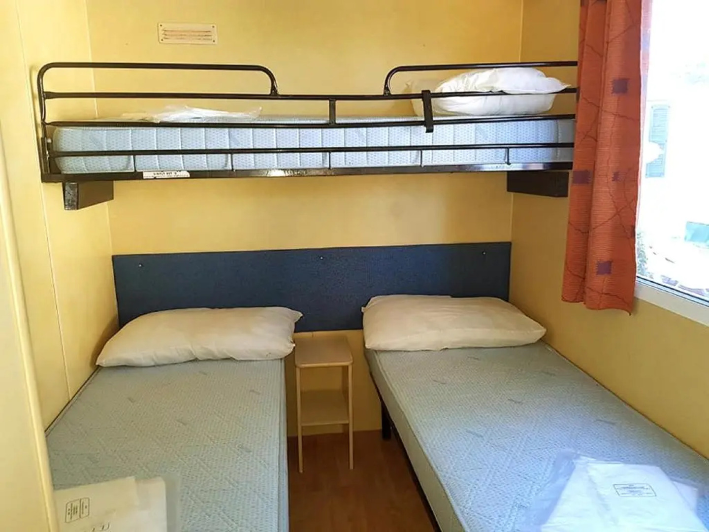 Italian Holidays Mobile house in Ameglia