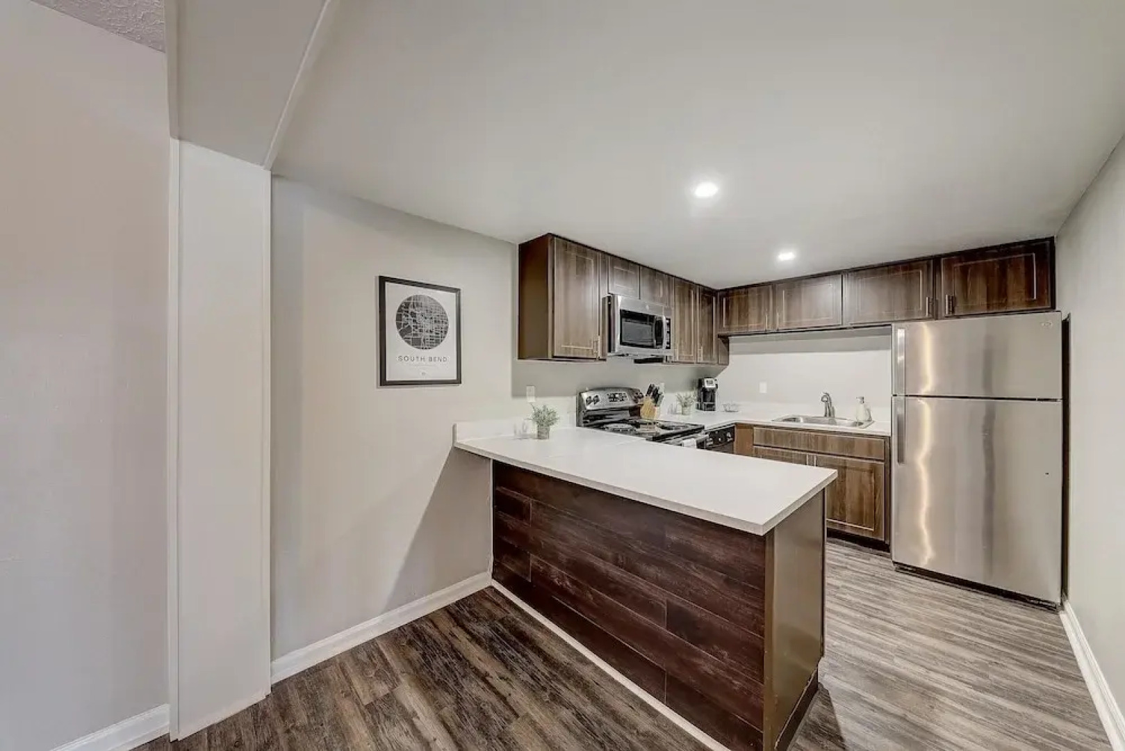 FRONTDESK Castle Point Apts Georgetown South Bend