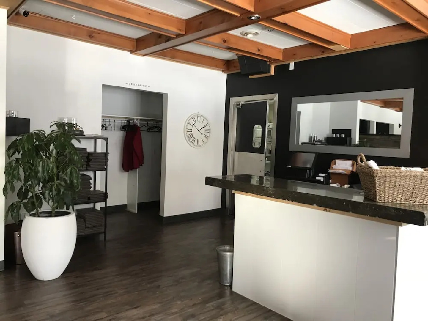 Comme Chez Soi Restaurant & Auberge