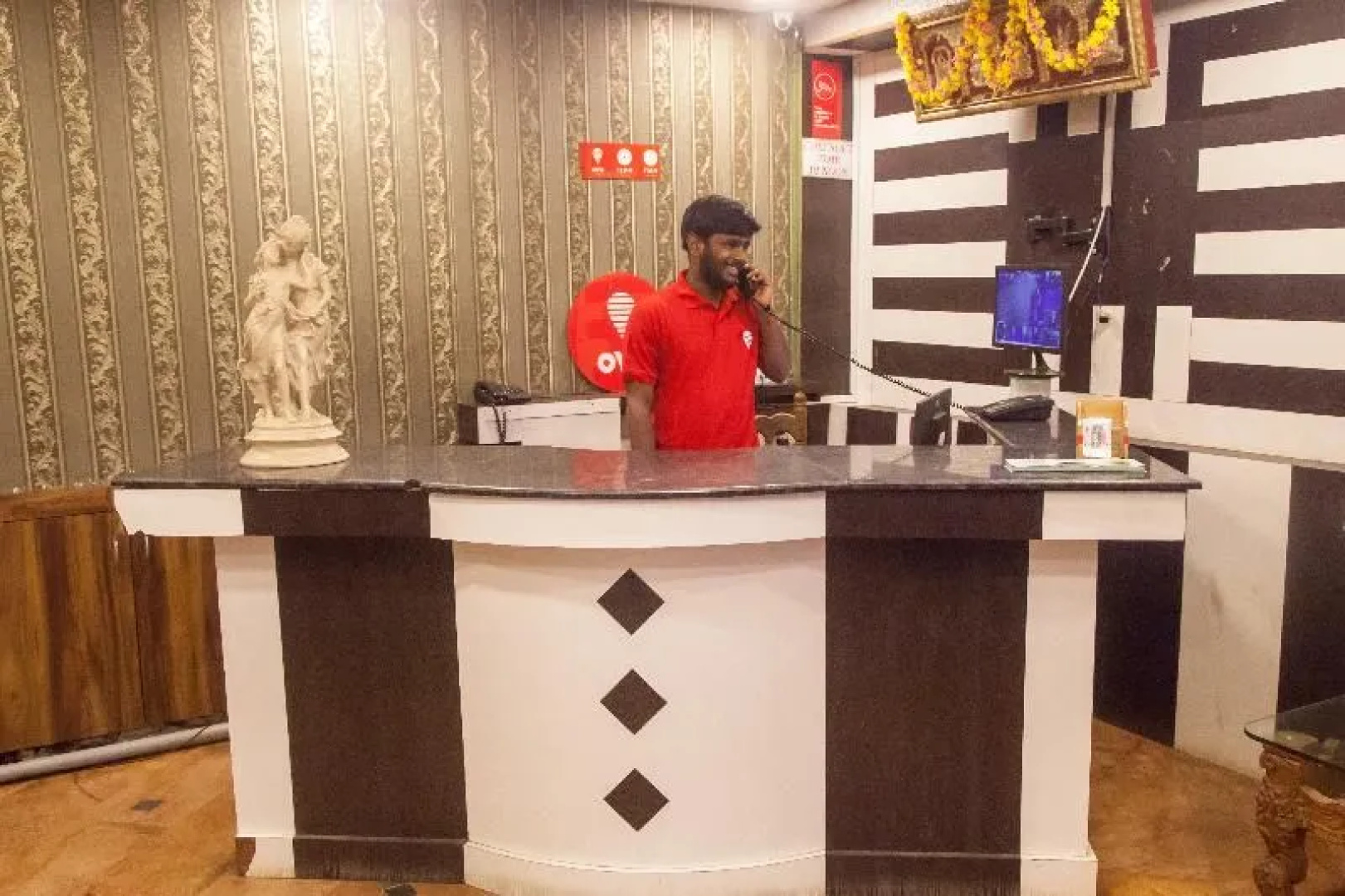 Hotel Nilgiris Inn