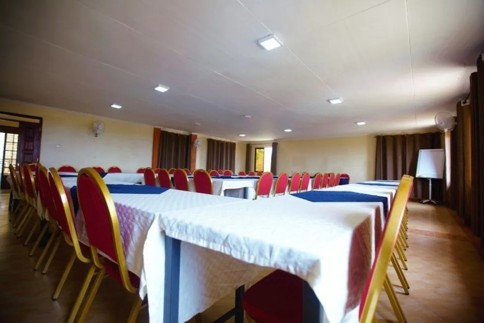 Everest House Hotel