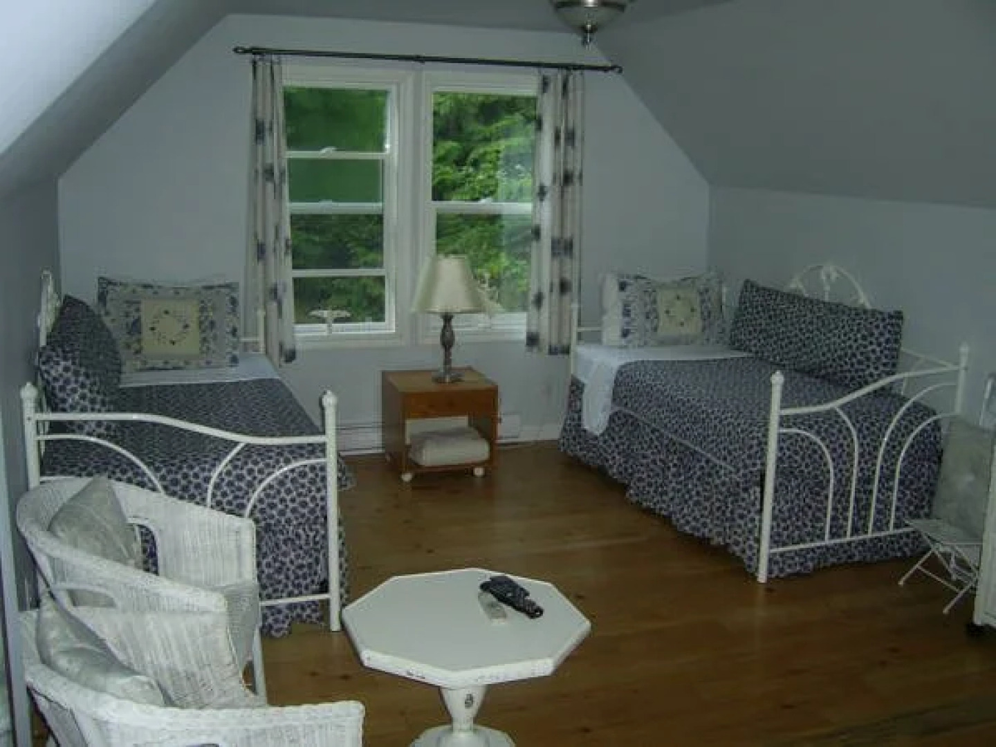 The Artist and The Quiltmaker - Victorian Bed and Breakfast