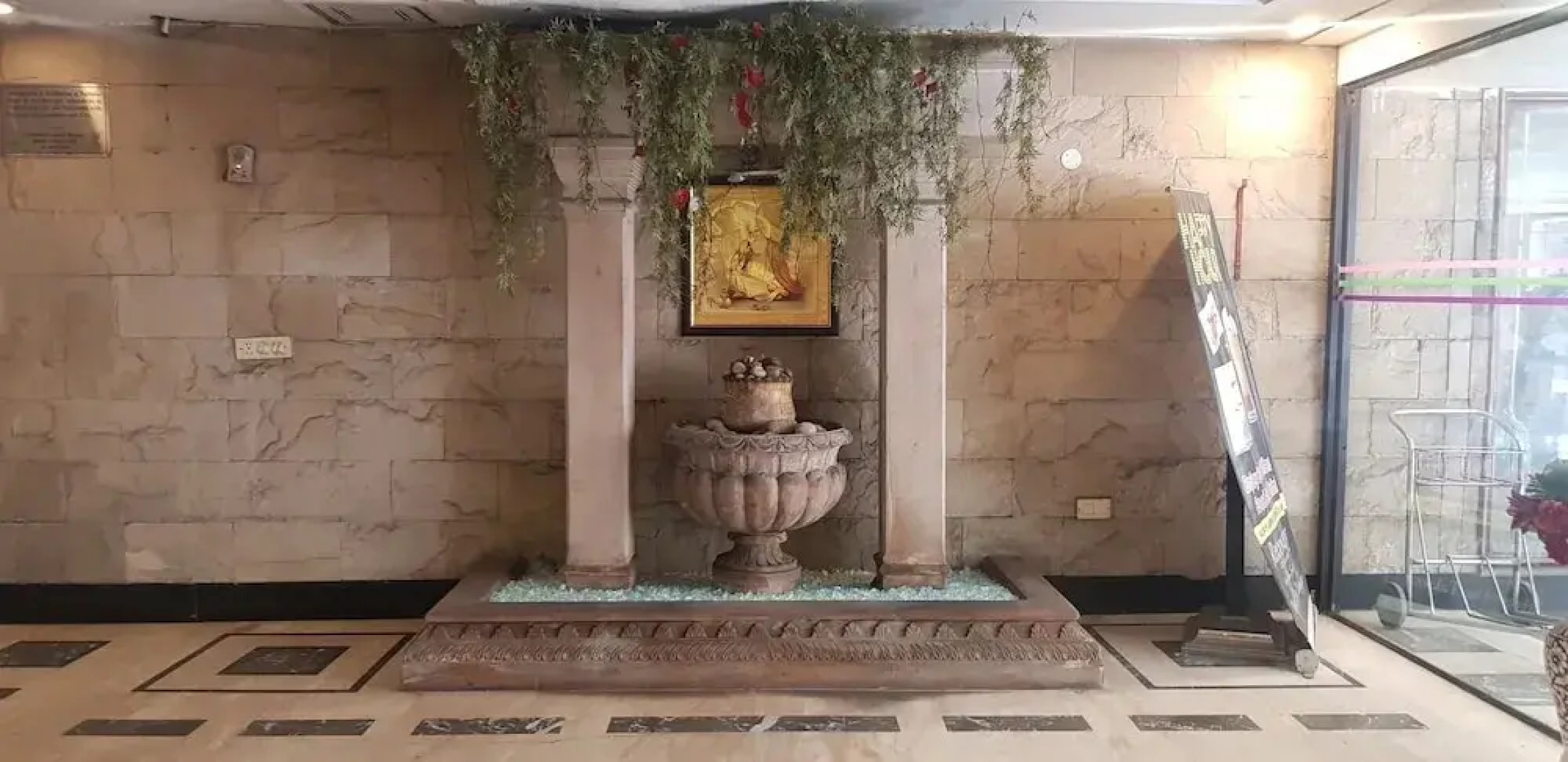 OYO Townhouse 651 Hotel Taksonz