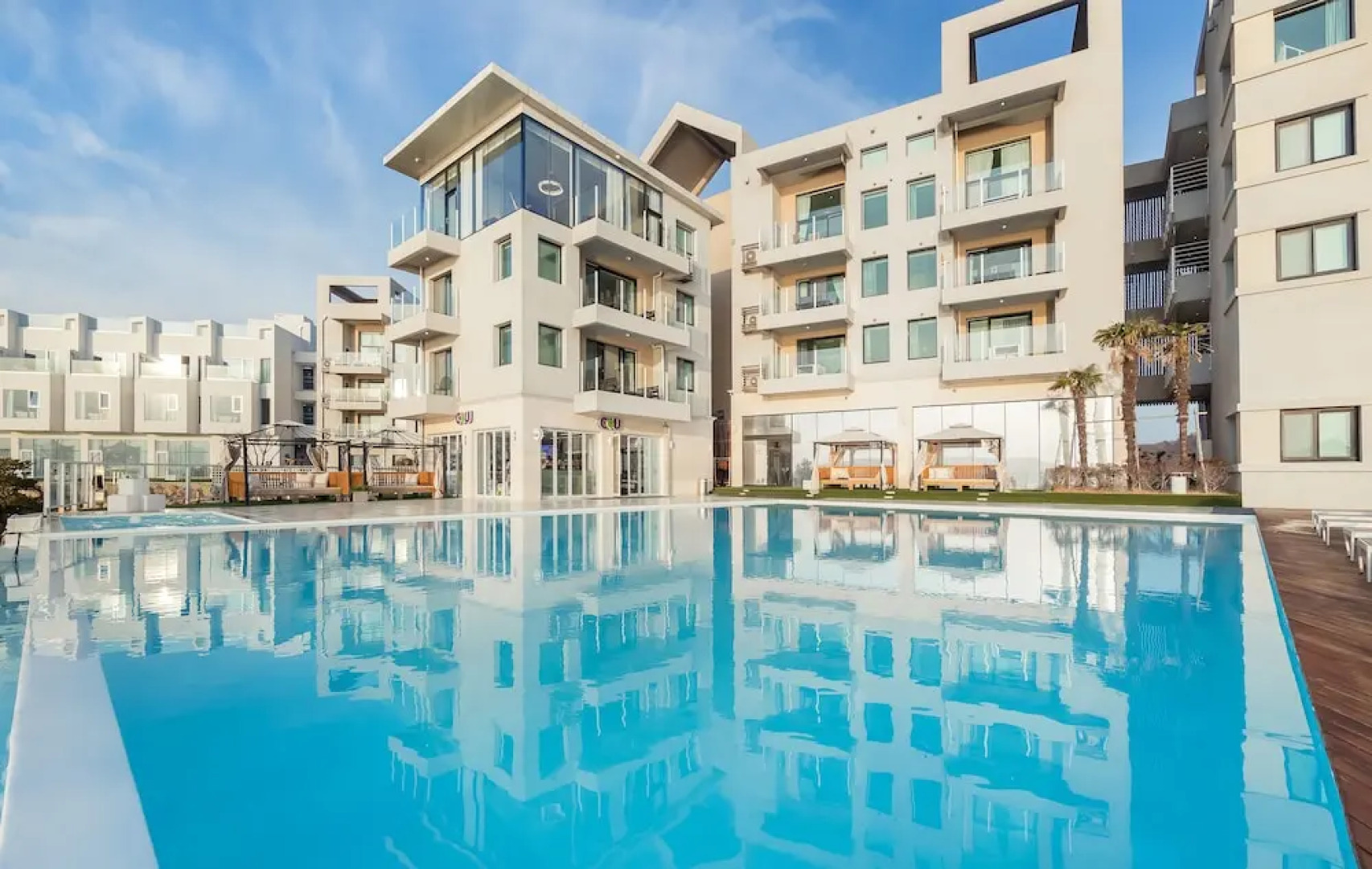 Laterrace Cove Suite