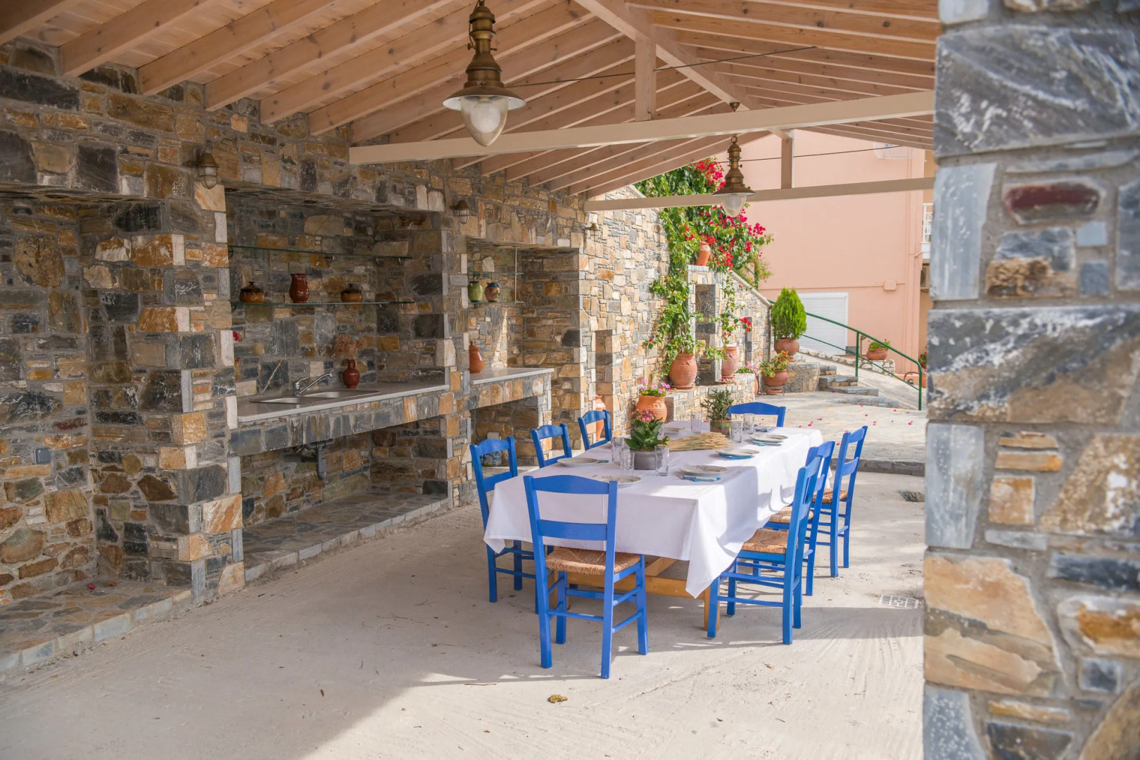 Maria Plomari Apartments