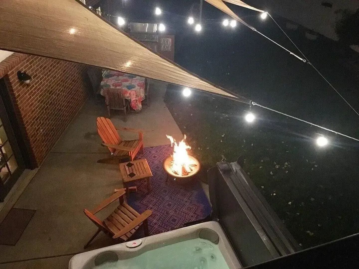 Klo6985 - Huge Home with Backyard Hot Tub! Parking
