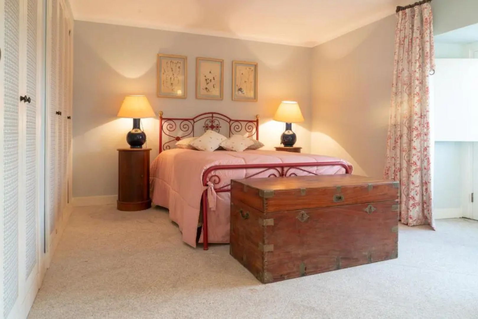 Liiiving in Moledo Historical Pool Villa