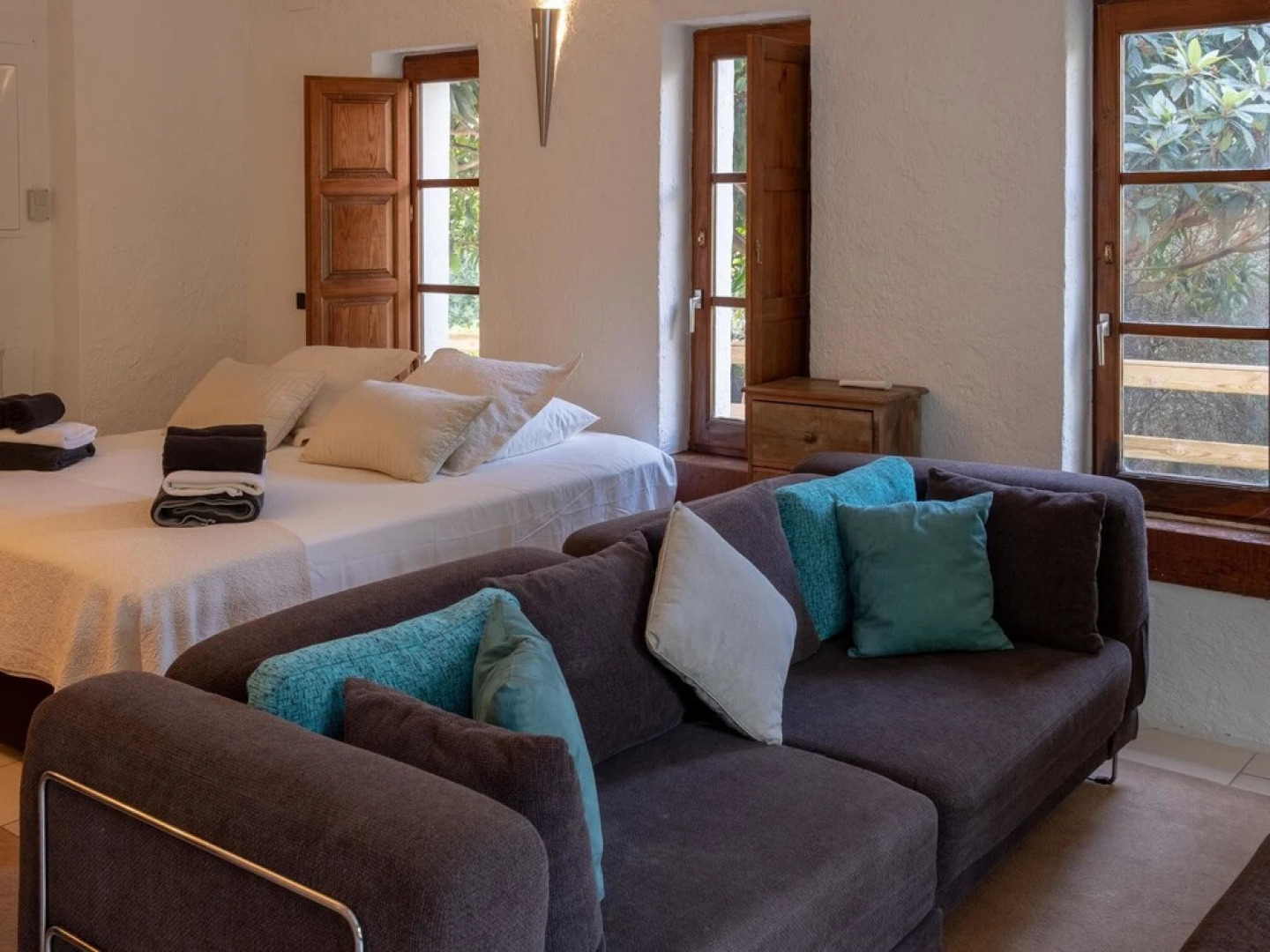 Opulent Villa in Casares With Luxurious Pool House & Jacuzzi